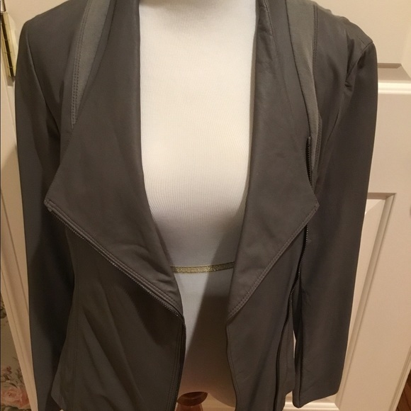 PURE DKNY MOTO LEATHER JACKET NWT SZ S ORIG $895!!! - Picture 2 of 10